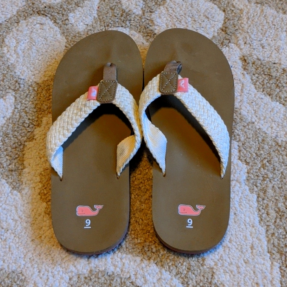 Vineyard Vines Flip Flops
